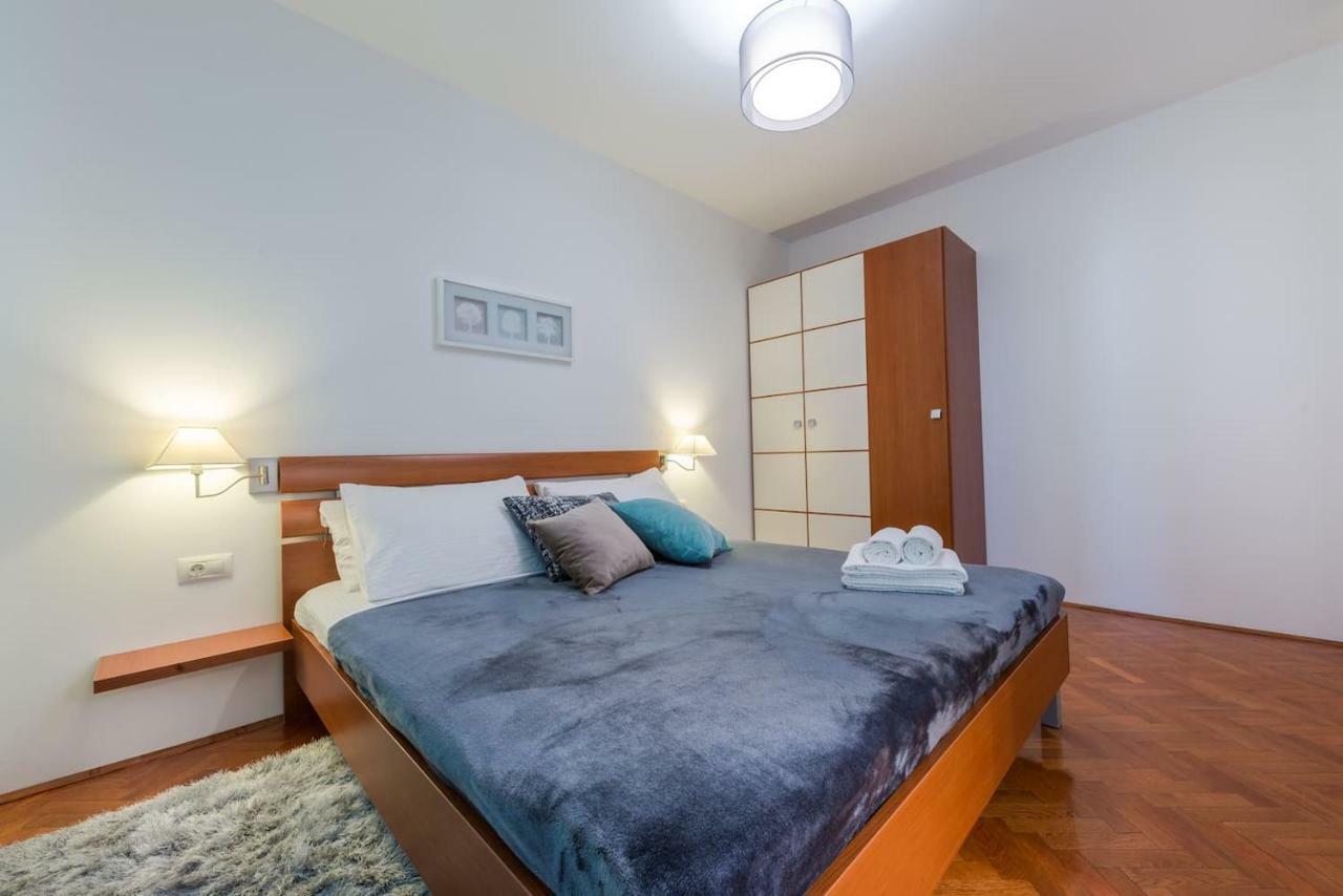 Luxury Tara Ragusa